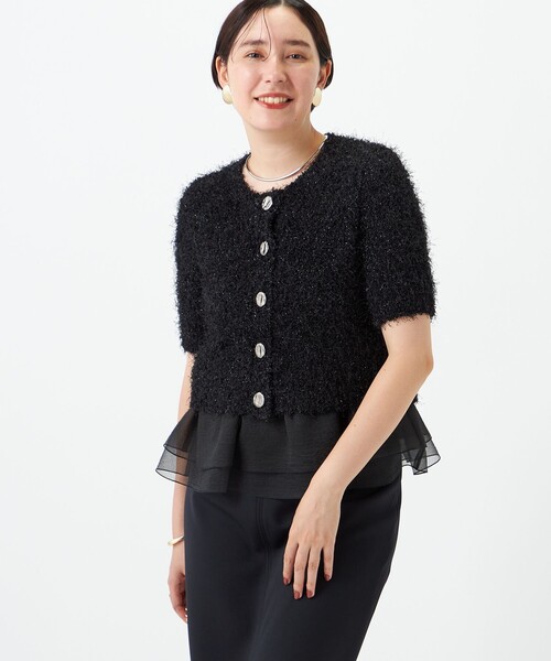 NOLLEY’S Sophi(ノーリーズソフィ)の「裾フリルキャミ付きファンシーヤーン5分袖カーディガン(ニット/セーター・レディース・サーモンピンク/キャメル/ブラック・38)」の2枚目の写真