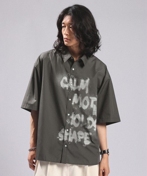 RAGEBLUE（レイジブルー）の「SPRAY LOGO LOOSE FIT SHIRTS/スプレーロゴルーズシルエットシャツ（シャツ/ブラウス・メンズ・サックスブルー/ホワイト/グレー・MEDIUM/LARGE）」の7枚目の写真