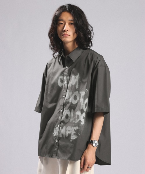 RAGEBLUE（レイジブルー）の「SPRAY LOGO LOOSE FIT SHIRTS/スプレーロゴルーズシルエットシャツ（シャツ/ブラウス・メンズ・サックスブルー/ホワイト/グレー・MEDIUM/LARGE）」の8枚目の写真