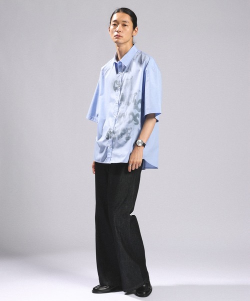 RAGEBLUE（レイジブルー）の「SPRAY LOGO LOOSE FIT SHIRTS/スプレーロゴルーズシルエットシャツ（シャツ/ブラウス・メンズ・サックスブルー/ホワイト/グレー・MEDIUM/LARGE）」の17枚目の写真