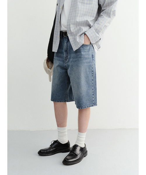 DUNST FOR MEN（ダンストフォーメン）の「CLASSIC BAGGY DENIM SHORTS_UDPA6B325_VINTAGE BLUE（その他パンツ・メンズ・ブルー・SMALL/MEDIUM/LARGE）」の2枚目の写真