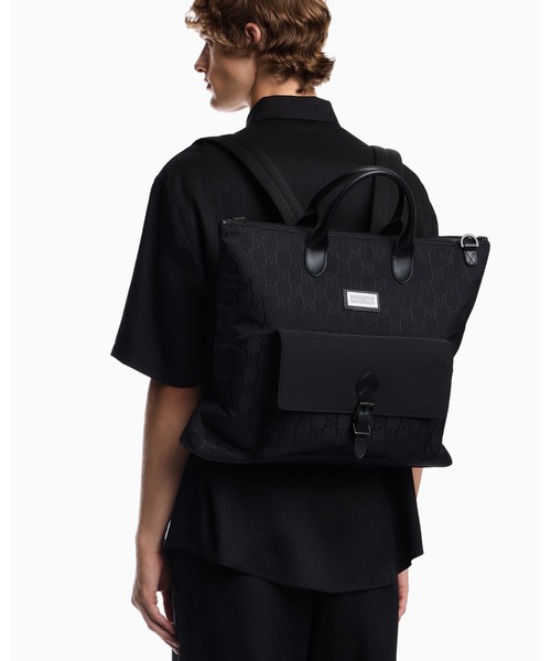 EMPORIO ARMANI（エンポリオアルマーニ）の「【エンポリオ アルマーニ】モノグラムエンボス フラップポケット トートバッグ（トートバッグ・メンズ・ブラック系・FREE）」の4枚目の写真