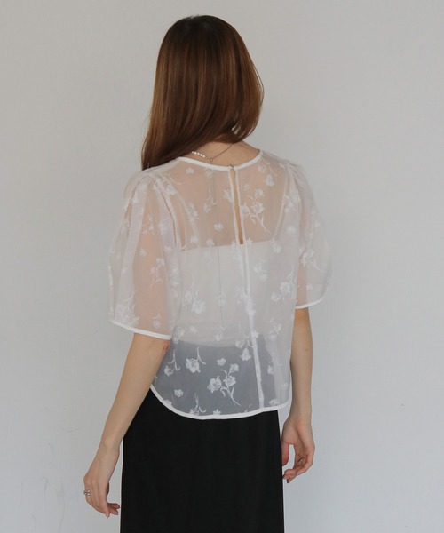 CLEIO(クレイオ)の「【CLEIO】フロッキーシアーブラウス FLOCKY SHEER BLOUSE(カーディガン/ボレロ・レディース・オフホワイト/グレー/ブラック・FREE)」の7枚目の写真
