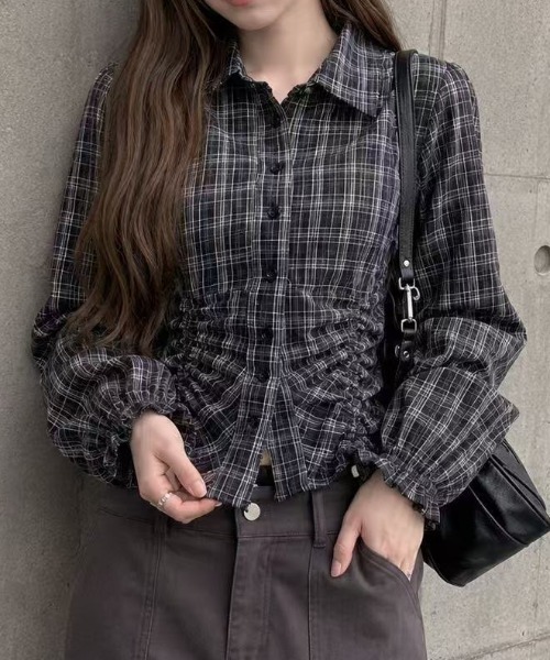 Achic(アシック)の「チェック柄シャーリングショートシャツ(シャツ/ブラウス・レディース・ブラック/テラコッタ/ブラウン系その他/ブラウン・M)」の6枚目の写真