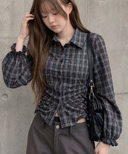 Achic(アシック)の「チェック柄シャーリングショートシャツ(シャツ/ブラウス・レディース・ブラック/テラコッタ/ブラウン系その他/ブラウン・M)」の7枚目の写真