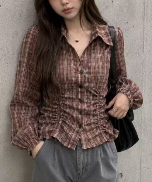 Achic(アシック)の「チェック柄シャーリングショートシャツ(シャツ/ブラウス・レディース・ブラック/テラコッタ/ブラウン系その他/ブラウン・M)」の9枚目の写真