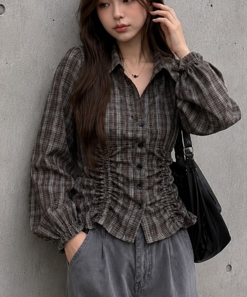 Achic(アシック)の「チェック柄シャーリングショートシャツ(シャツ/ブラウス・レディース・ブラック/テラコッタ/ブラウン系その他/ブラウン・M)」の19枚目の写真