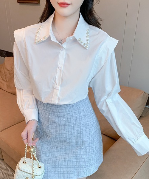 AMAJI(アマジ)の「ビジュー付き コットン 長袖白シャツ(シャツ/ブラウス・レディース・ホワイト・SMALL/MEDIUM/LARGE/X-LARGE)」の1枚目の写真