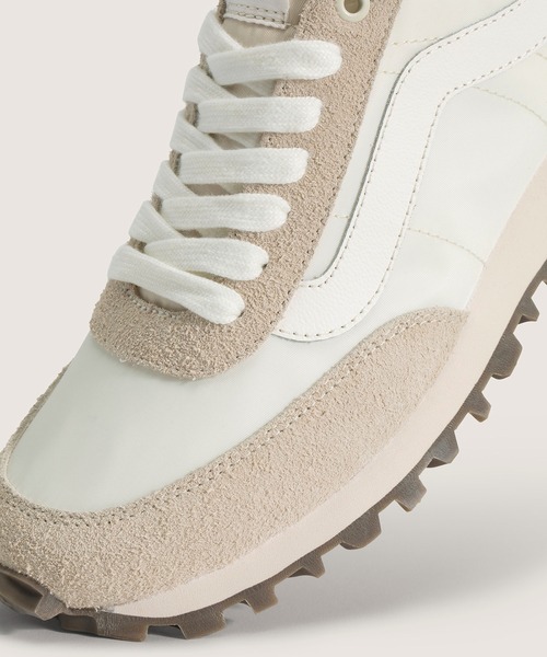 VANS(バンズ)の「VANS PREMIUM スタイル 152 ヘアリースエード / LX Style 152 HAIRY SUEDE MARSH VN0010VECCZ1(スニーカー・メンズ・オフホワイト・4.5/5/5.5/6/7/8/8.5/9/9.5/10/10.5)」の4枚目の写真