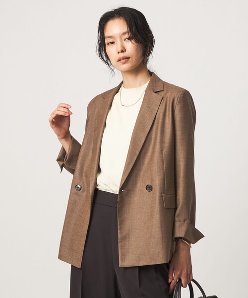 green label relaxing（グリーンレーベルリラクシング）の「［size SHORTあり］トリアセ ライト ダブルジャケット  UVカット 通気性（テーラードジャケット・レディース・ダークグレー/モカ・40/38/SHORT/36）」の3枚目の写真