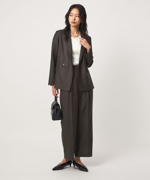 green label relaxing（グリーンレーベルリラクシング）の「［size SHORTあり］トリアセ ライト ダブルジャケット  UVカット 通気性（テーラードジャケット・レディース・ダークグレー/モカ・40/38/SHORT/36）」の11枚目の写真