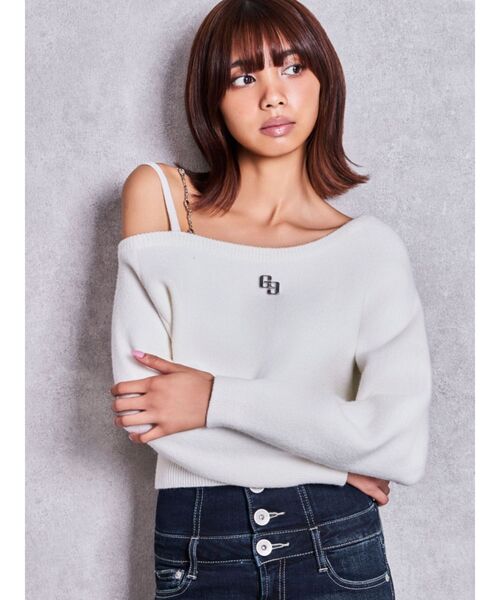 GYDA(ジェイダ)の「GGワンショルbijouニットトップス(ニット/セーター・レディース・オフホワイト/ブラック/イエロー・FREE)」の1枚目の写真