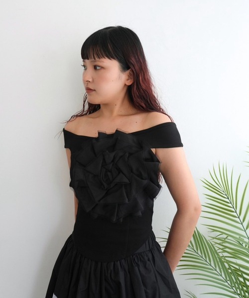BLOOMING CHARM(ブルーミングチャーム)の「Big Flower Off shoulder Top(その他トップス・レディース・グリーン/ベージュ/ブラック・FREE)」の12枚目の写真