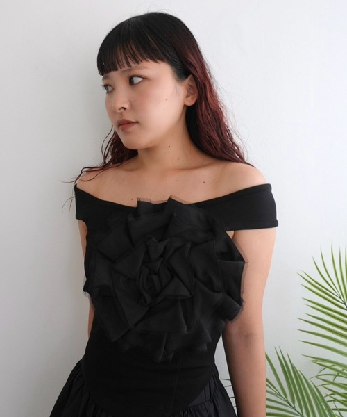 BLOOMING CHARM(ブルーミングチャーム)の「Big Flower Off shoulder Top(その他トップス・レディース・グリーン/ベージュ/ブラック・FREE)」の13枚目の写真