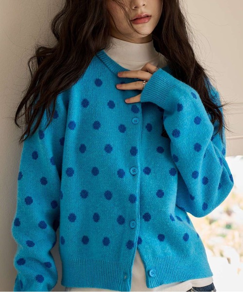 AsheKsha（アシクシャ）の「水玉柄ロゴ刺繍ニットカーディガン ショート丈 レディーストップス（カーディガン/ボレロ・レディース・ブルー・S/M）」の12枚目の写真