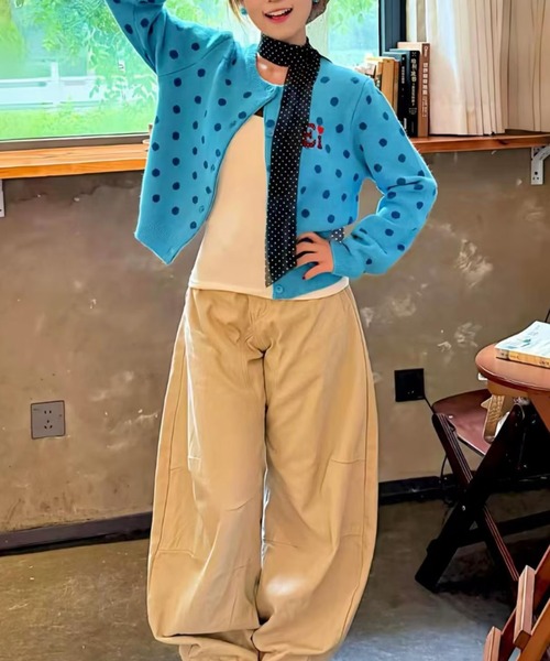 AsheKsha（アシクシャ）の「水玉柄ロゴ刺繍ニットカーディガン ショート丈 レディーストップス（カーディガン/ボレロ・レディース・ブルー・S/M）」の22枚目の写真