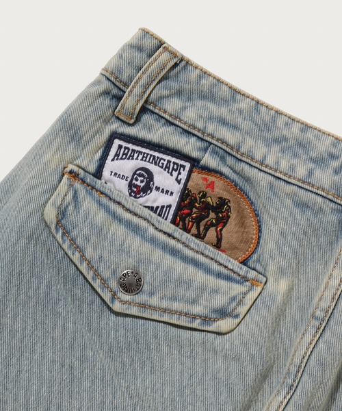 A BATHING APE（アベイシングエイプ）の「MULTI  LOGO DENIM SKIRT（デニムスカート・レディース・ライトインディゴブルー・X-SMALL）」の4枚目の写真