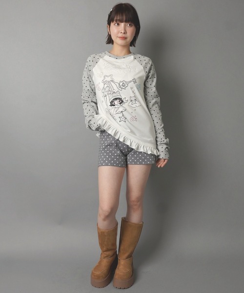 SPINNS(スピンズ)の「長袖ラグランカットソー/ドット/フリル/ガールイラスト/ドリームコア(Tシャツ/カットソー・レディース・オフホワイト/チャコール・ONESIZE)」の14枚目の写真