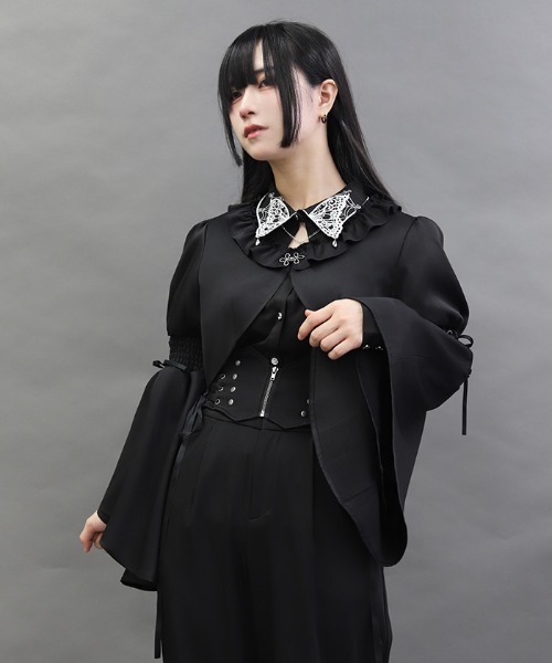 NIBBLE POISON(ニブルポイズン)の「フレアスリーブボレロJK(ベスト・レディース・ブラック/ワイン・MEDIUM)」の7枚目の写真