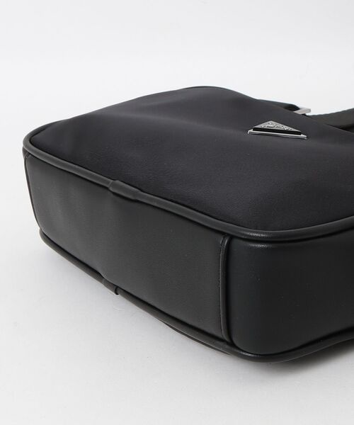 Guess（ゲス）の「MILANO Camera Bag S ショルダーバッグ カメラバッグ（ショルダーバッグ・メンズ・ブラック・ONE SIZE）」の15枚目の写真