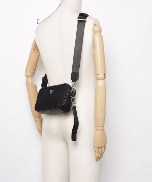 Guess（ゲス）の「MILANO Camera Bag S ショルダーバッグ カメラバッグ（ショルダーバッグ・メンズ・ブラック・ONE SIZE）」の17枚目の写真