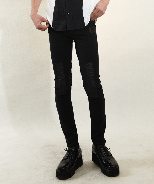 MILKBOY（ミルクボーイ）の「LABEL スキニーパンツ（その他パンツ・メンズ・ブラック×ブラック/ブラック×ホワイト・M）」の2枚目の写真