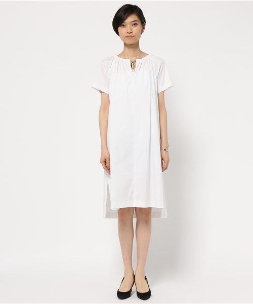 FIGARO Paris(フィガロパリ)の「メタルパーツ ギャザーワンピース◆(ワンピース・レディース・ホワイト/ネイビー・38/36)」の3枚目の写真