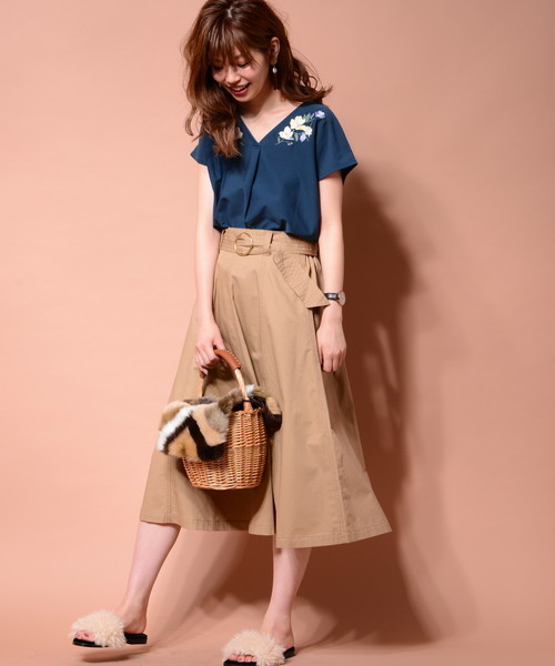 natural couture(ナチュラルクチュール)の「ベルト付きチノスカート(スカート・レディース・オレンジ/カーキ/ベージュ/パープル・FREE)」の6枚目の写真
