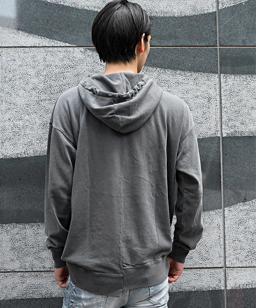 GOSTAR DE FUGA（ゴスタール ジフーガ）の「ピグメント加工プルオーバーパーカー（パーカー・メンズ・ライトグレー/ブラック/ベージュ/ブラウン・M/L）」の18枚目の写真