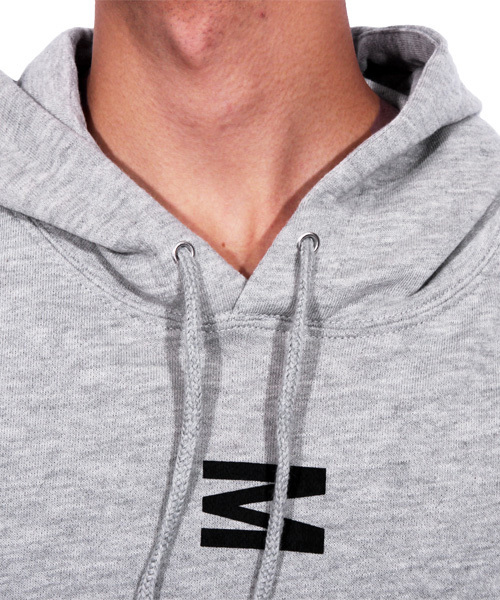 8(eight)(エイト)の「ロゴ プルオーバー パーカー スウェット ロング丈 (パーカー・メンズ・ホワイト/ブラック/グレー・MEDIUM/LARGE)」の5枚目の写真