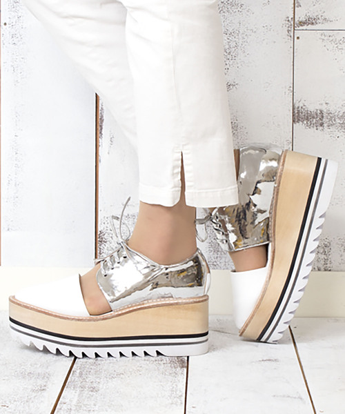 Jeffrey Campbell（ジェフリーキャンベル）の「厚底レースアップシューズ（その他シューズ・レディース・ホワイト×シルバー/ブラック×シルバー・36/37/38/39/35）」の6枚目の写真