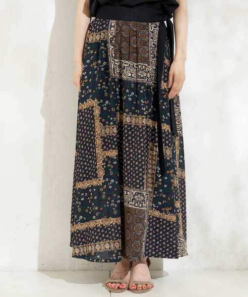 un dix cors(アンディコール)の「プリントラップスカート(スカート・レディース・ブラウン/ネイビー・FREE)」の8枚目の写真