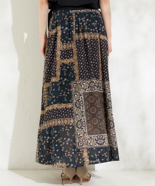 un dix cors(アンディコール)の「プリントラップスカート(スカート・レディース・ブラウン/ネイビー・FREE)」の10枚目の写真