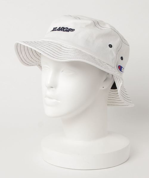 XLARGE（エクストララージ）の「【XLARGE×Champion】 STANDARD LOGO BUCKET HAT/チャンピオン（ハット・メンズ・ホワイト/ブラック/レッド・ONE SIZE）」の2枚目の写真