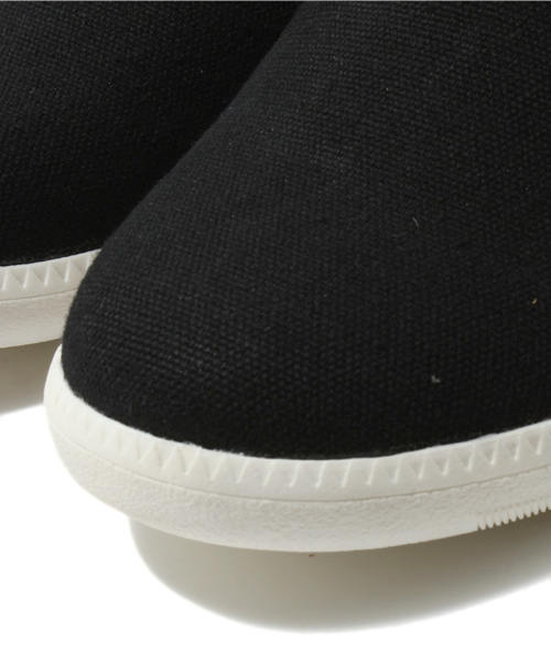 Chico（チコ）の「スリッポンウェッジ（スニーカー・レディース・ブラック/ホワイト/イエロー・SMALL/LARGE/MEDIUM）」の6枚目の写真