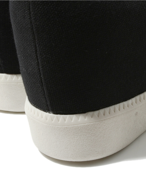 Chico（チコ）の「スリッポンウェッジ（スニーカー・レディース・ブラック/ホワイト/イエロー・SMALL/LARGE/MEDIUM）」の9枚目の写真