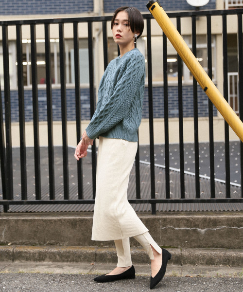 LOWRYS FARM（ローリーズファーム）の「３Ｇケーブルプルオーバー　805091（ニット/セーター・レディース・ベージュ/パープル/ブルー/ブラウン/オフホワイト・MEDIUM/LARGE）」の19枚目の写真