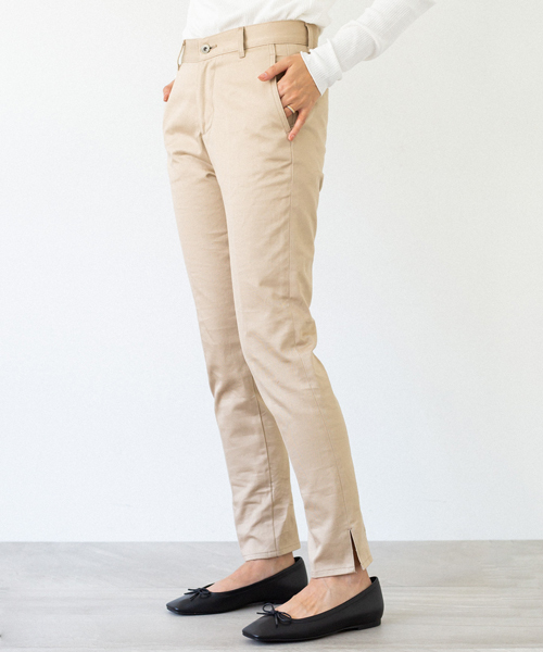 STUDIOUS（ステュディオス）の「【STUDIOUS】【WEARISTA mayumi コラボ】スリットテーパードチノパンツ（チノパンツ・レディース・ブラック/ベージュ・0/1/2）」の3枚目の写真