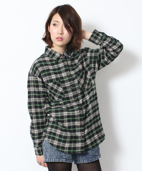 WEGO(ウィゴー)の「WEGO/チェックネルBIGシャツ(シャツ/ブラウス・レディース・ブラック/グリーン/ネイビー/イエロー/レッド/ブラウン・MEDIUM)」の4枚目の写真