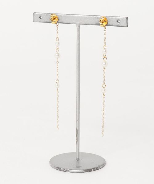 lily of the valley（リリーオブザバレイ）の「【ステンレスポスト】　パール×ドレープチェーンピアス（ピアス（両耳用）・レディース・ゴールド・FREE）」の3枚目の写真