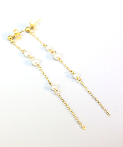 lily of the valley（リリーオブザバレイ）の「【ステンレスポスト】　パール×ドレープチェーンピアス（ピアス（両耳用）・レディース・ゴールド・FREE）」の2枚目の写真