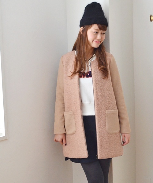 Khaju（カージュ）の「Khaju:ノーカラージップコート（その他アウター・レディース・ブラック/ベージュ・ONE SIZE）」の2枚目の写真
