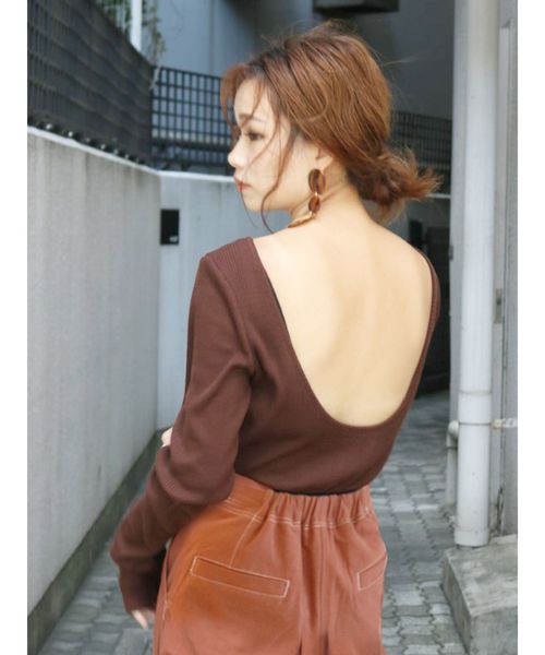 Ungrid（アングリッド）の「バックオープンロングスリーブTee（Tシャツ/カットソー・レディース・ブラウン/アイボリー/ブラック・FREE）」の13枚目の写真