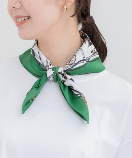 KATHARINE ROSS（キャサリンロス）の「【KATHARINE ROSS】ミニホース柄/馬車柄ミニスカーフ WEB限定（バンダナ/スカーフ・レディース・ダークグリーン/アイボリー/ライトブルー/ネイビー/レッド/ブルー/グリーン/ブルー系1/ベージュ/ブラック/グリーン系1・MEDIUM）」の15枚目の写真