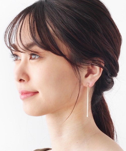 COCOSHNIK(ココシュニック)の「コンパクトチェーンフリンジ スタッドピアス(ピアス(両耳用)・レディース・ホワイト系その他7・00)」の5枚目の写真