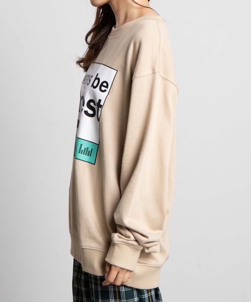 WEGO（ウィゴー）の「WEGO/アソートカラーロゴプルオーバースウェット（スウェット・レディース・ベージュ/ブルー・LARGE/SMALL/MEDIUM）」の17枚目の写真