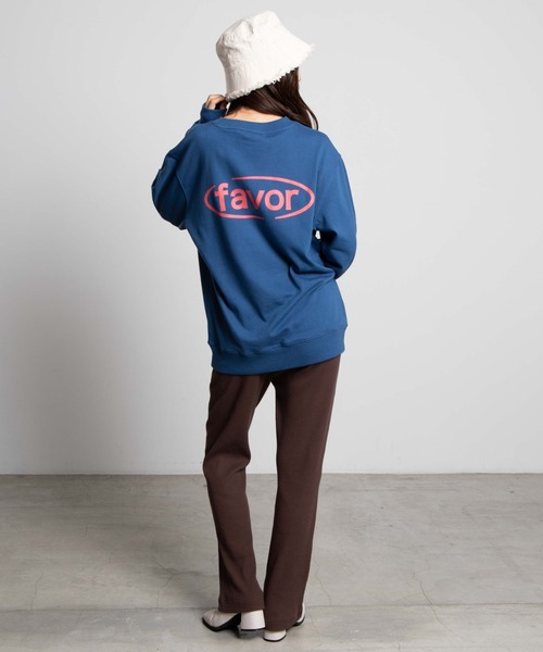 WEGO（ウィゴー）の「WEGO/アソートカラーロゴプルオーバースウェット（スウェット・レディース・ベージュ/ブルー・LARGE/SMALL/MEDIUM）」の20枚目の写真