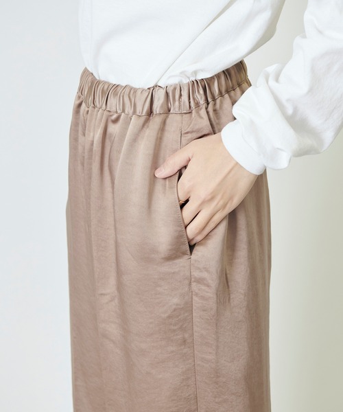 forksy.(フォルクシー)の「【forksy.】センタープレスサテンワイドイージーパンツ(その他パンツ・レディース・ライトブルー/ブラック/イエロー/アイボリー/モカ・FREE)」の7枚目の写真