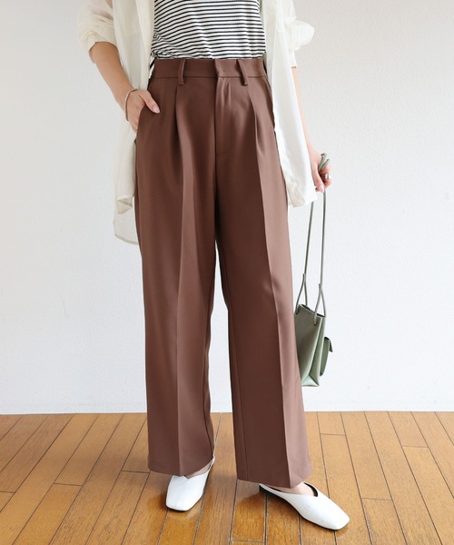 andme(アンドミー)の「とろみ素材タックワイドパンツ(スラックス・レディース・ブラック/ブラウン/ピンク/イエロー/グリーン/ダークベージュ/ダークグリーン/ネイビー/テラコッタ/アイボリー/レッド/ケリーグリーン/ローズ・M/L)」の4枚目の写真