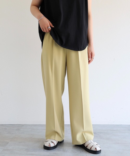 andme(アンドミー)の「とろみ素材タックワイドパンツ(スラックス・レディース・ブラック/ブラウン/ピンク/イエロー/グリーン/ダークベージュ/ダークグリーン/ネイビー/テラコッタ/アイボリー/レッド/ケリーグリーン/ローズ・M/L)」の11枚目の写真